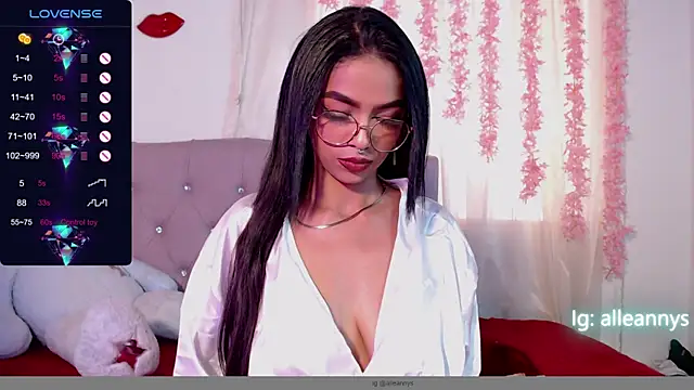 Alleanys Cristal online show from 03.17.25