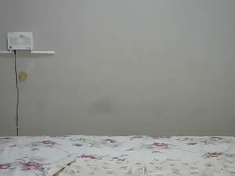 Snapshot of Cariepink chatting on 11.13.25 Cariepink online show from 11.13.25