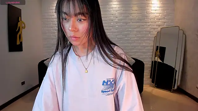 GigiLee  online show from 01.04.25