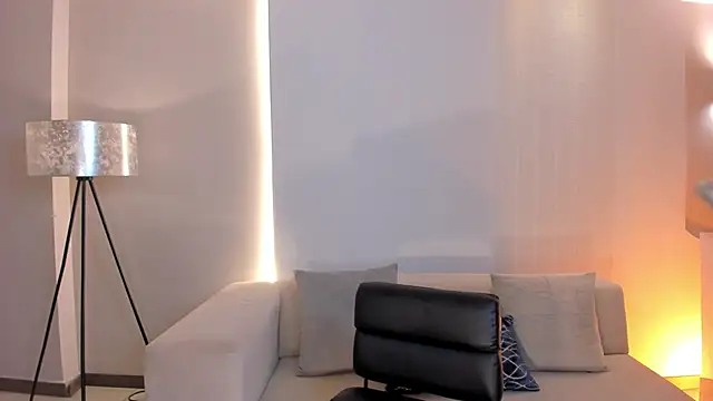 GigiLee  online show from 01.30.25