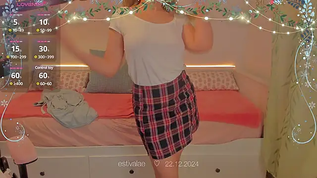 Snapshot of estivalae chatting on 12.22.24 estivalae online show from 12.22.24