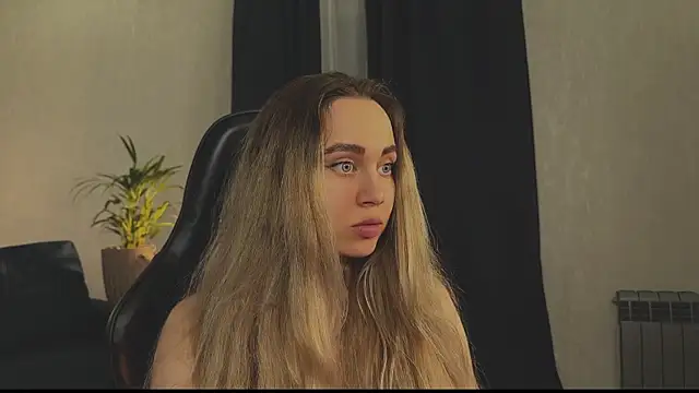 hotexclusive  online show from 03.22.25