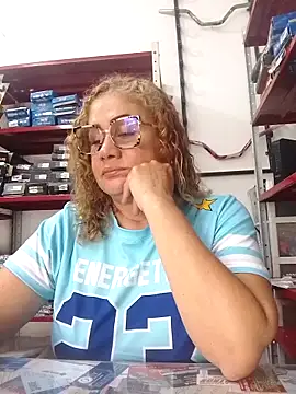 sophiahunt286 online show from 12.17.25