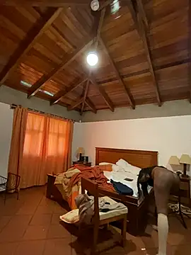 Snapshot of SUUKAM chatting on 02.17.26 SUUKAM online show from 02.17.26