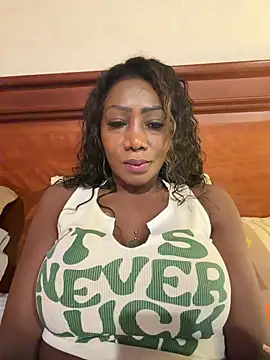 Snapshot of SUUKAM chatting on 02.25.26 SUUKAM online show from 02.25.26