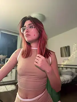 Evangeline Lawrence  online show from 02.07.25