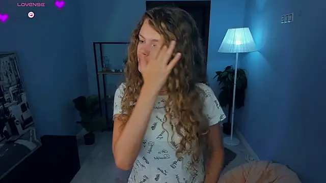 RayaNenlia online show from 10.01.25