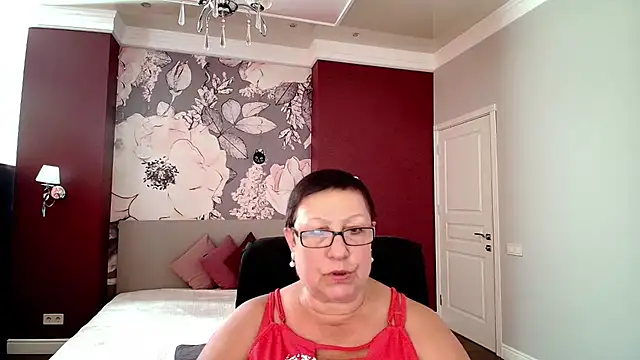 BarbaraTurners online show from 09.28.25