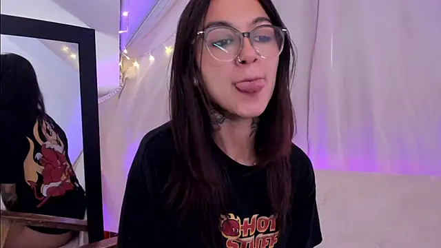 noemi foxxx online show from 02.25.25