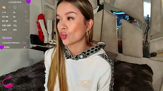 Snapshot of Natalyefoster chatting on 11.27.25 Natalyefoster online show from 11.27.25