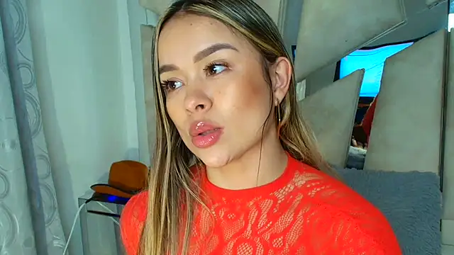Snapshot of Natalyefoster chatting on 05.04.26 Natalyefoster online show from 05.04.26