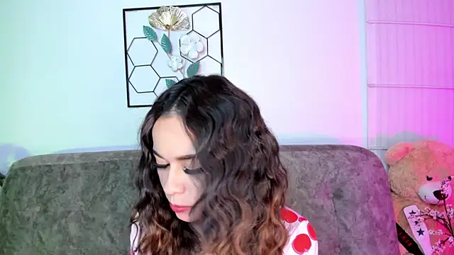 summer holiday online show from 03.13.25