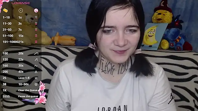 Snapshot of Yours_good_mood chatting on 12.17.24 Yours good mood online show from 12.17.24