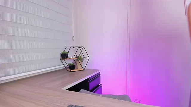 Snapshot of bulma_bambina_ chatting on 01.25.25 bulma bambina online show from 01.25.25