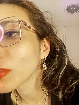 Snapshot of bulma_bambina_ chatting on 02.19.25 bulma bambina online show from 02.19.25