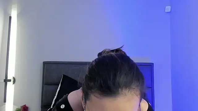 Snapshot of bulma_bambina_ chatting on 09.25.25 bulma bambina online show from 09.25.25