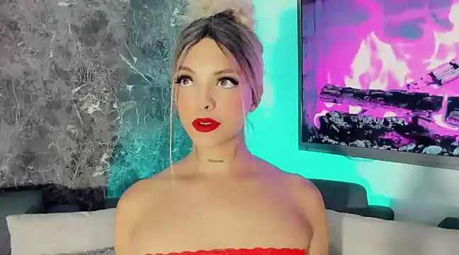 Snapshot of Emmaa_Saenz_ chatting on 12.09.24 Emmaa Saenz online show from 12.09.24