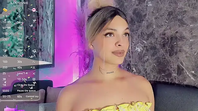 Snapshot of Emmaa_Saenz_ chatting on 02.06.25 Emmaa Saenz online show from 02.06.25