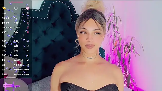 Snapshot of Emmaa_Saenz_ chatting on 02.22.25 Emmaa Saenz online show from 02.22.25