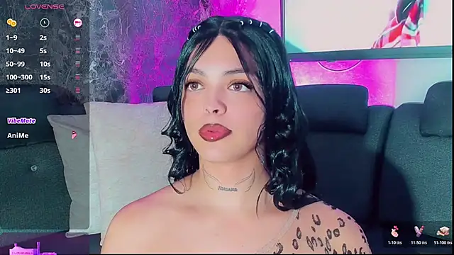 Snapshot of Emmaa_Saenz_ chatting on 11.02.25 Emmaa Saenz online show from 11.02.25