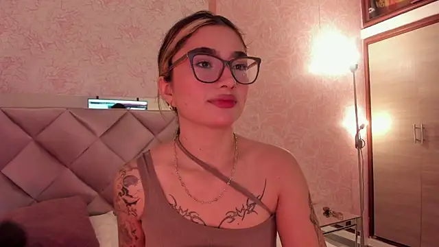 Arianavillada online show from 10.22.25