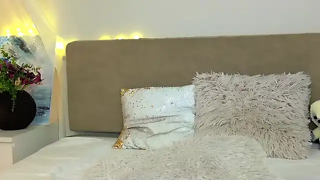 Snapshot of LuisaSin chatting on 04.06.26 LuisaSin online show from 04.06.26