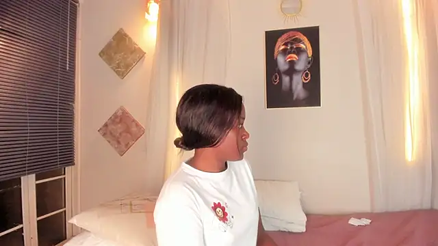 Kenia Montez online show from 01.24.25