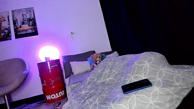 Snapshot of Curlblue chatting on 03.14.25 Curlblue online show from 03.14.25