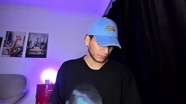 Snapshot of Curlblue chatting on 03.14.25 Curlblue online show from 03.14.25