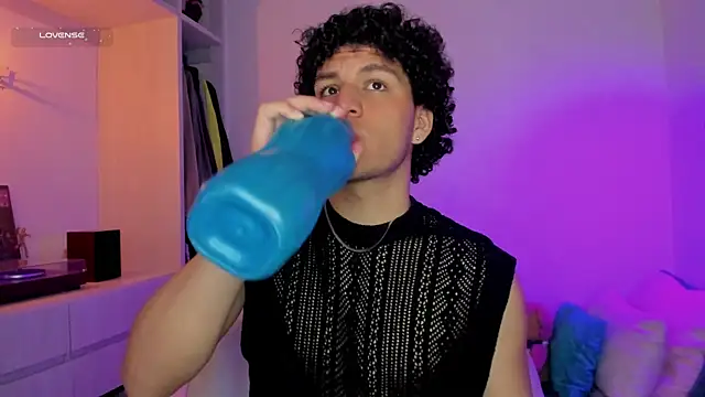 Snapshot of Curlblue chatting on 12.02.25 Curlblue online show from 12.02.25