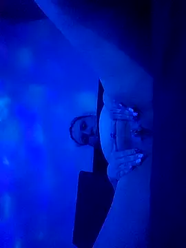 Snapshot of CurvySquirter69 chatting on 02.25.26 CurvySquirter69 online show from 02.25.26