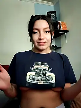 Snapshot of Paudelatorre chatting on 12.16.24 Paudelatorre online show from 12.16.24