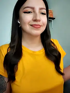 Snapshot of Paudelatorre chatting on 02.04.25 Paudelatorre online show from 02.04.25