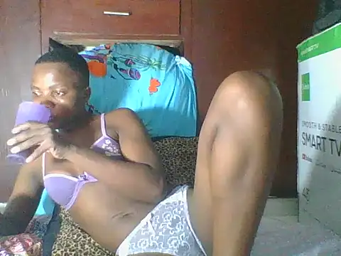 Snapshot of AfricanPrincess24 chatting on 04.12.26 AfricanPrincess24 online show from 04.12.26