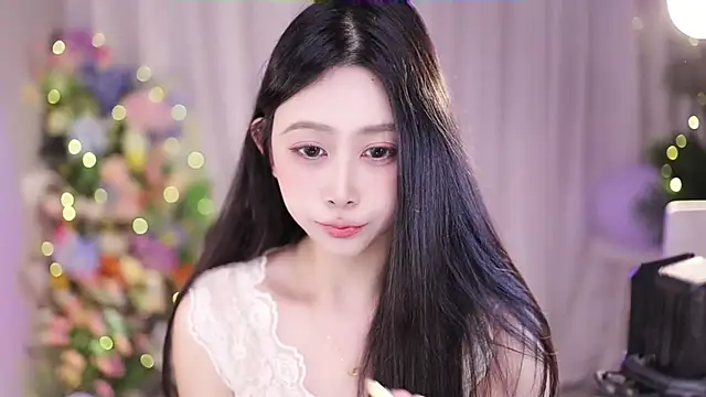 Snapshot of SleepArtist chatting on 01.13.25 SleepArtist online show from 01.13.25