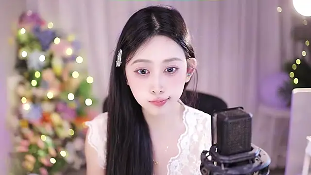 Snapshot of SleepArtist chatting on 01.13.25 SleepArtist online show from 01.13.25