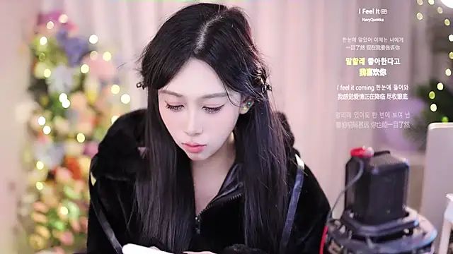 Snapshot of SleepArtist chatting on 01.17.25 SleepArtist online show from 01.17.25