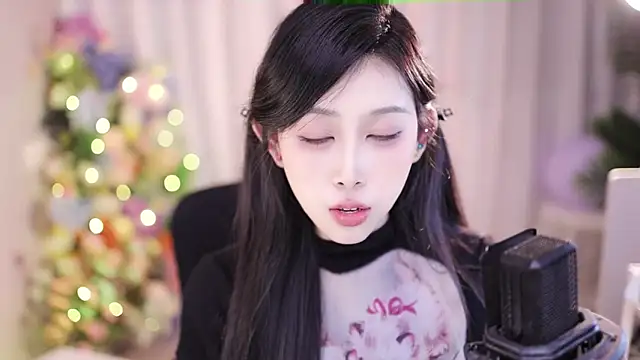 Snapshot of SleepArtist chatting on 01.19.25 SleepArtist online show from 01.19.25