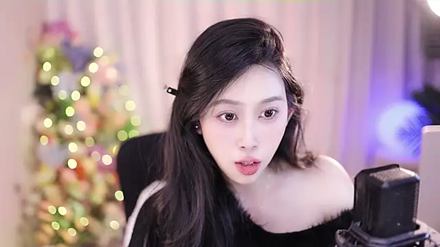 Snapshot of SleepArtist chatting on 01.22.25 SleepArtist online show from 01.22.25