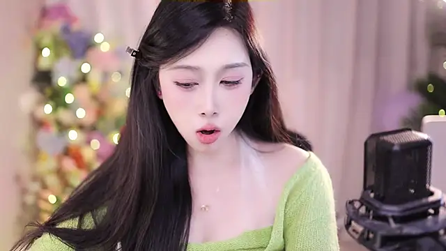 Snapshot of SleepArtist chatting on 01.26.25 SleepArtist online show from 01.26.25