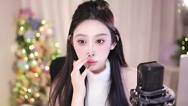 Snapshot of SleepArtist chatting on 02.01.25 SleepArtist online show from 02.01.25