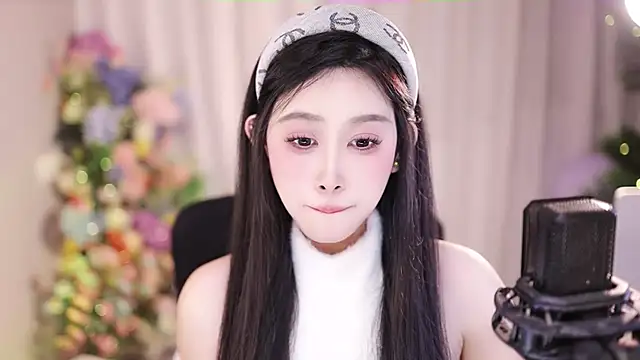 Snapshot of SleepArtist chatting on 02.01.25 SleepArtist online show from 02.01.25