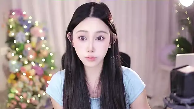 Snapshot of SleepArtist chatting on 02.18.25 SleepArtist online show from 02.18.25