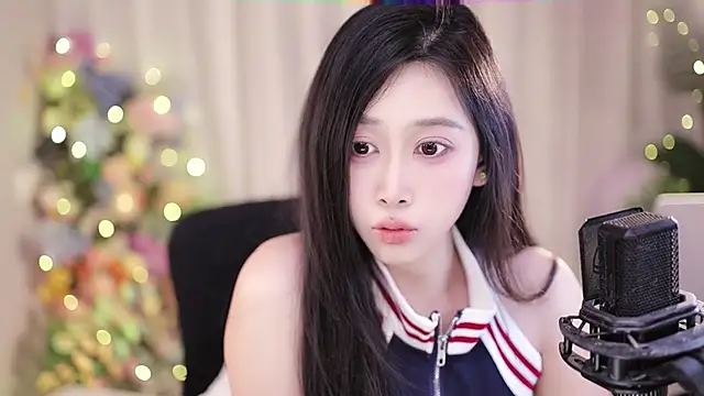 Snapshot of SleepArtist chatting on 02.19.25 SleepArtist online show from 02.19.25