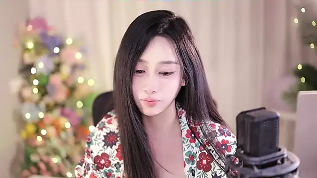 Snapshot of SleepArtist chatting on 02.22.25 SleepArtist online show from 02.22.25