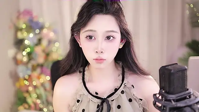 Snapshot of SleepArtist chatting on 02.24.25 SleepArtist online show from 02.24.25