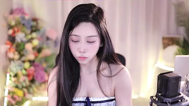 Snapshot of SleepArtist chatting on 02.27.25 SleepArtist online show from 02.27.25