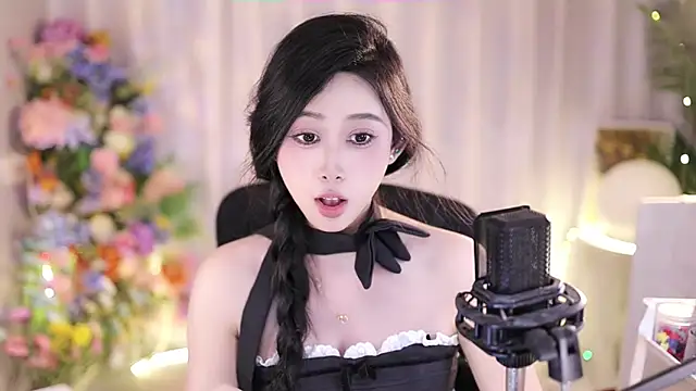 Snapshot of SleepArtist chatting on 03.02.25 SleepArtist online show from 03.02.25