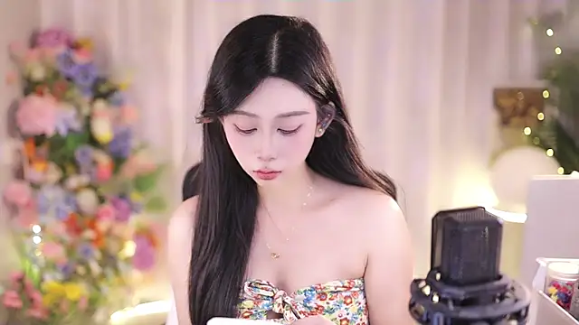 Snapshot of SleepArtist chatting on 03.04.25 SleepArtist online show from 03.04.25