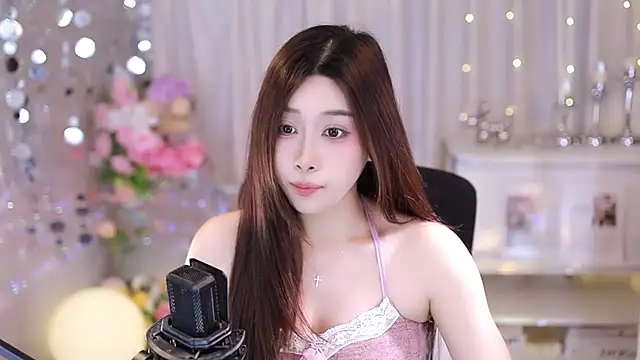 Snapshot of SleepArtist chatting on 09.27.25 SleepArtist online show from 09.27.25